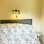 Szende Apartment *
